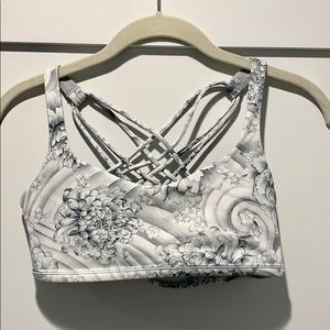 Lululemon sports bra